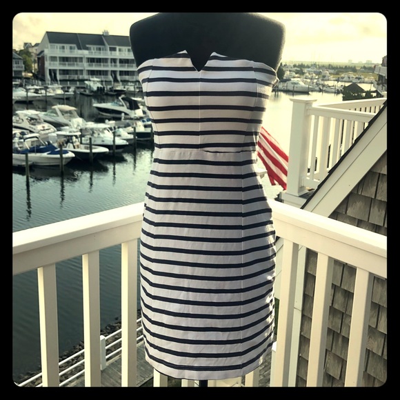 Dresses & Skirts - Strapless Summer Dress Size M